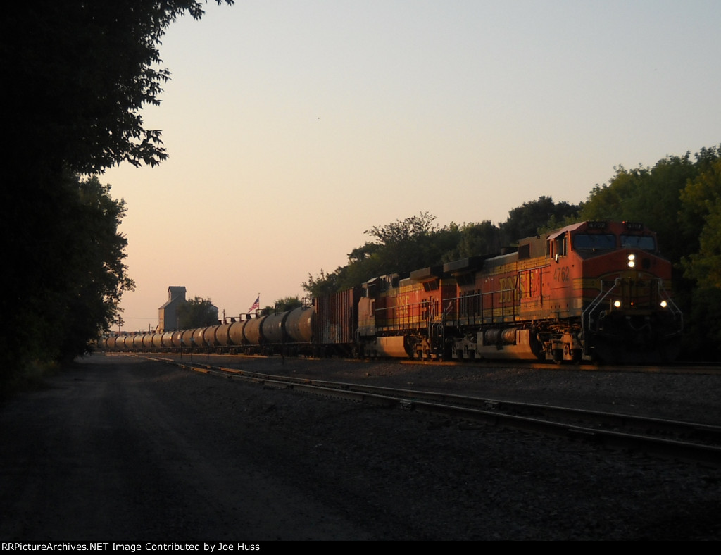 BNSF 4762 West